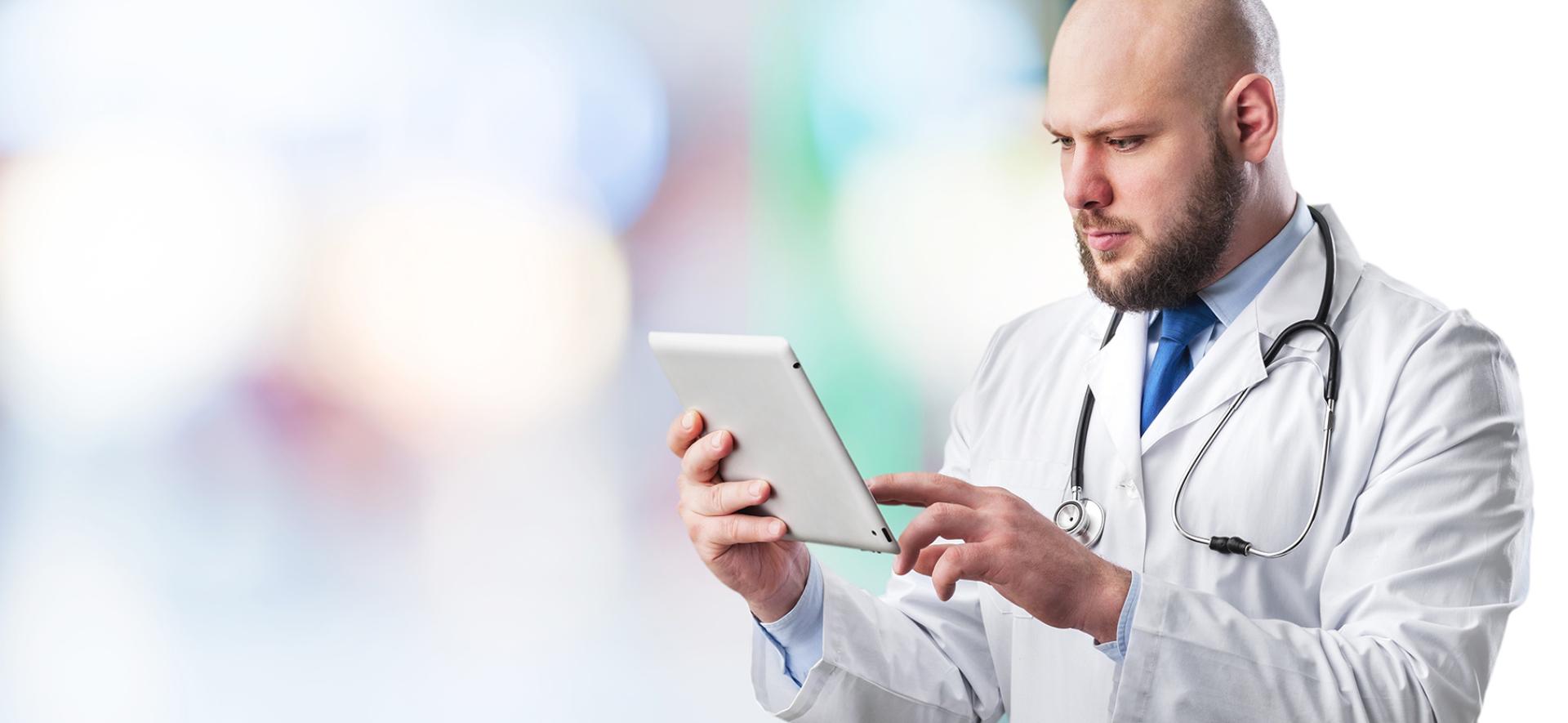 zdjęcie przedstawiające pracownika medycznego