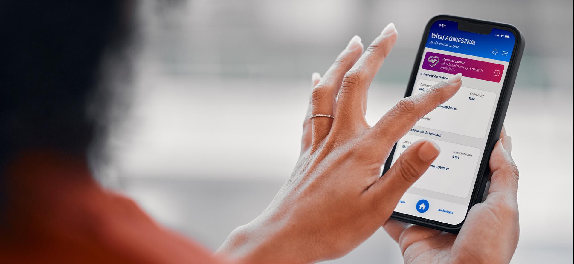 na ekranie telefonu widać aplikację mojeIKP