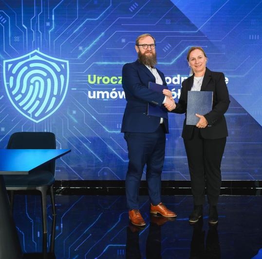 Podpisanie porozumienia o współpracy między Centrum e-Zdrowia a Państwowym Instytutem Badawczym NASK