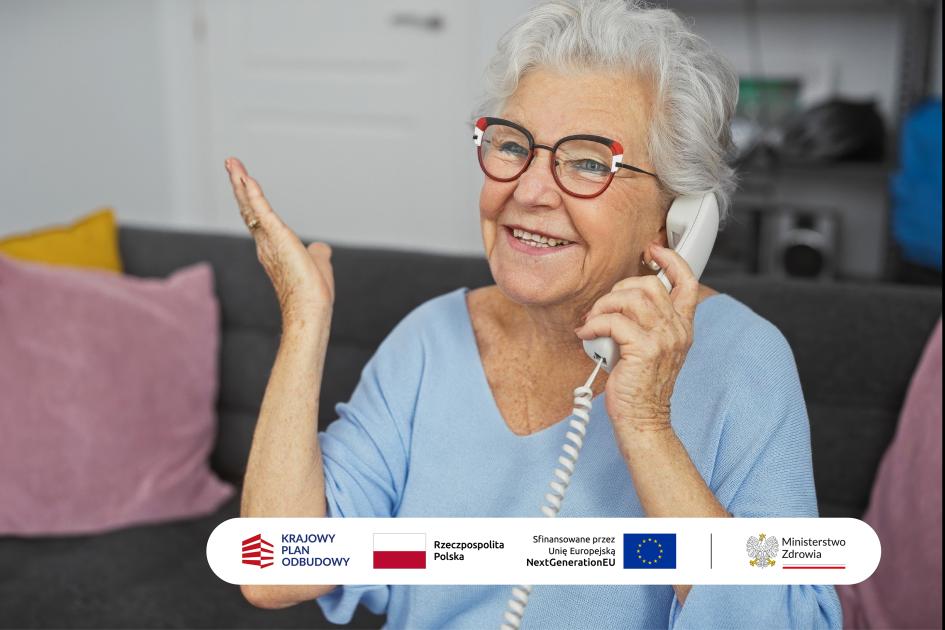 kobieta rozmawiająca przez telefon stacjonarny